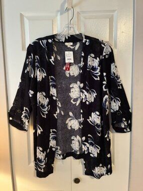 NWT Size 1X Laura Black White Floral Open Front Cardigan Tunic